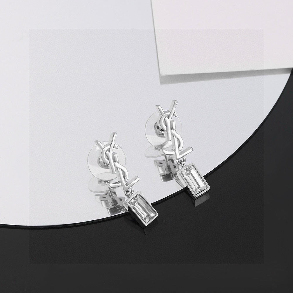 High-Quality Stud Earrings-59 product image 2, provided for visual reference and product detail review