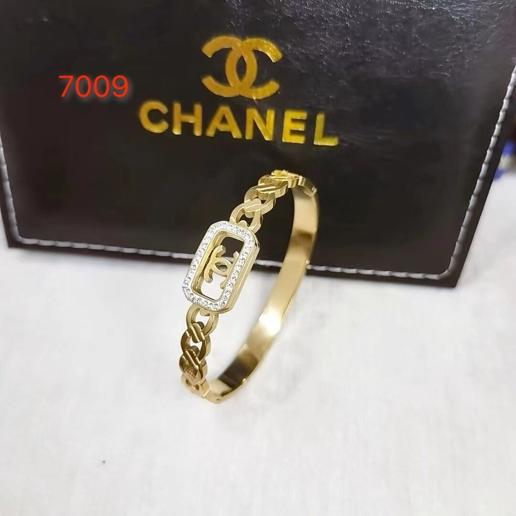 Bracelet product image 2, provided for visual reference and product detail review