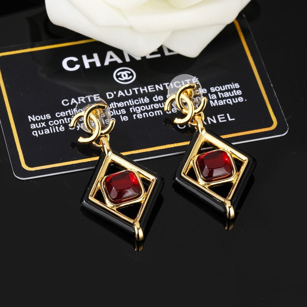 High-Quality Stud Earrings-167 product image 3, provided for visual reference and product detail review