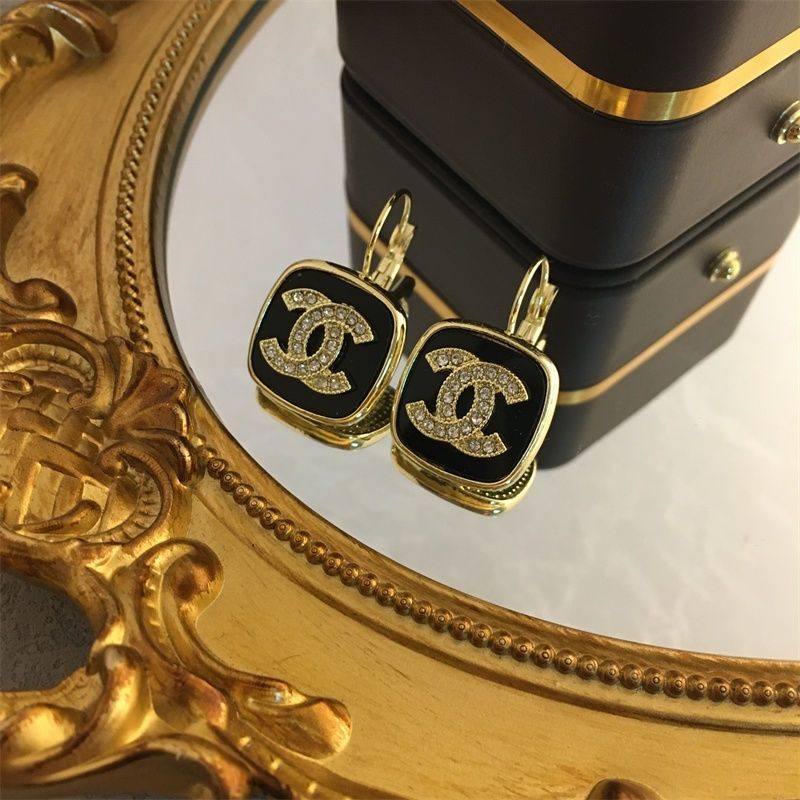 2022 New Earrings product image 4, provided for visual reference and product detail review