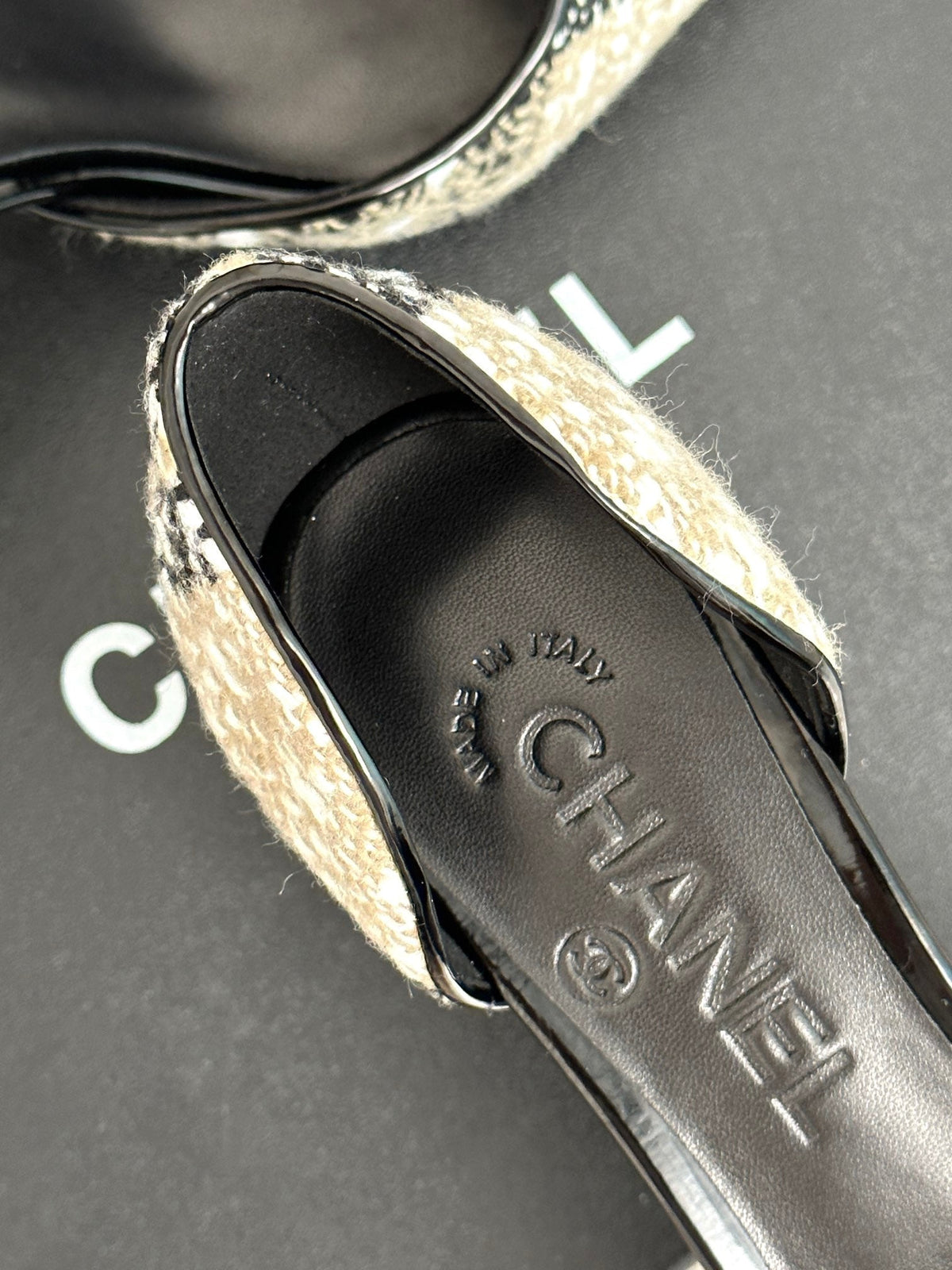 2023 CC Retro hollow pointed toe high heels-S26 product image 6, provided for visual reference and product detail review