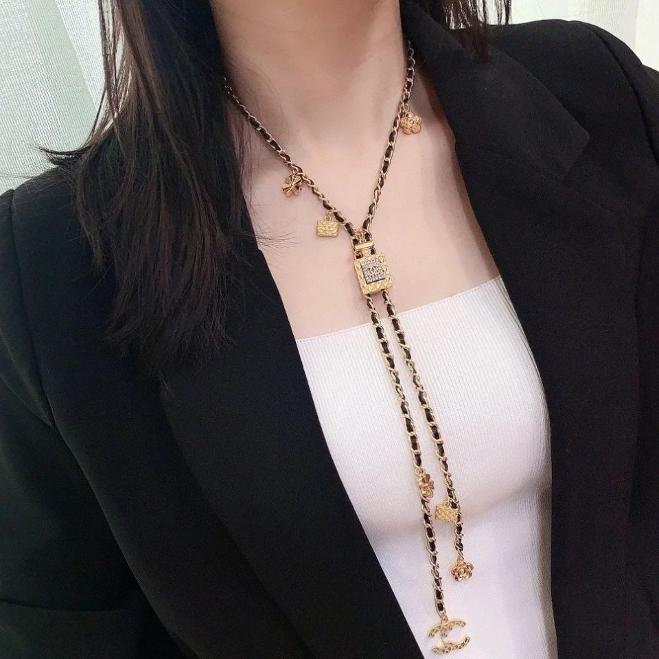 2022 alloy small fragrance double C high-grade necklace product image 1, provided for visual reference and product detail