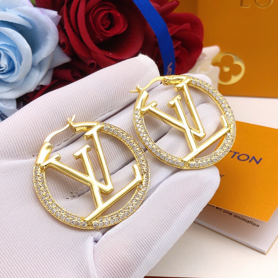 High-Quality Round Diamond-Set Earrings product image 8, provided for visual reference and product detail review