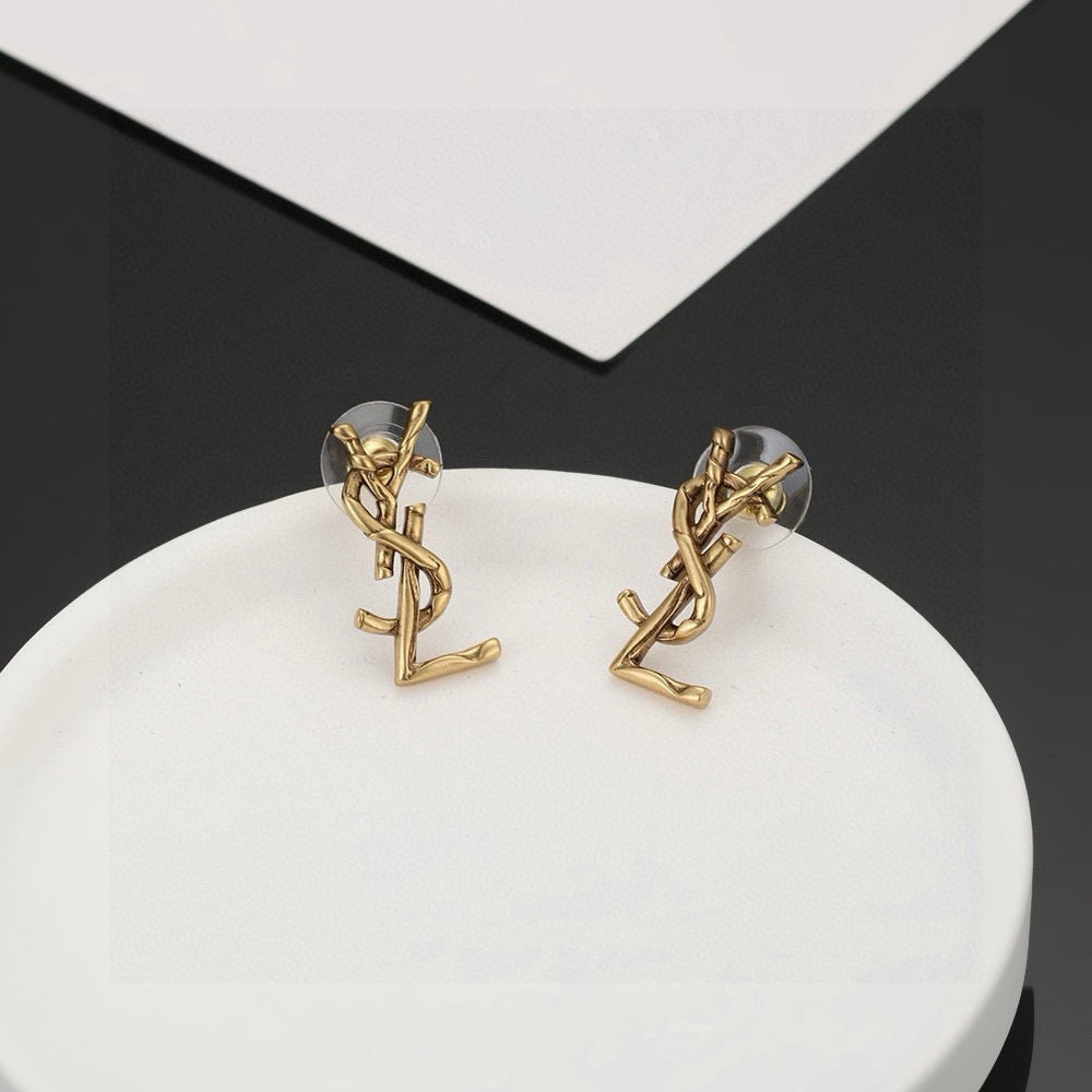High-Quality Stud Earrings-40 product image 4, provided for visual reference and product detail review