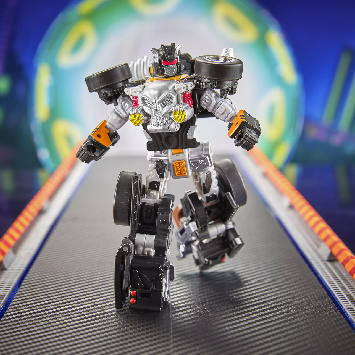 Transformers Collaborative Hot Wheels Bone Shaker Action Figure product image 4, provided for visual reference and product