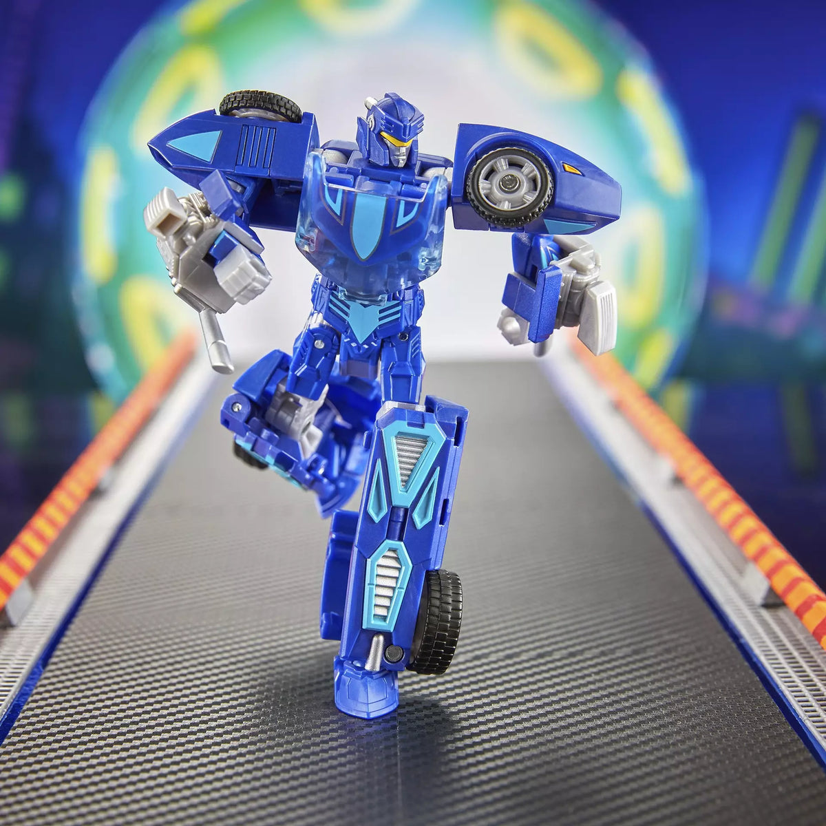 Transformers Collaborative Hot Wheels Twin Mill Action Figure product image 4, provided for visual reference and product