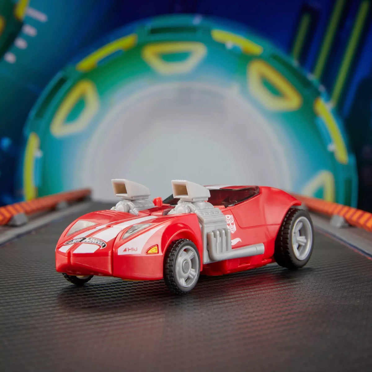 Transformers Collaborative Hot Wheels Twin Mill (Red) Action Figure product image 8, provided for visual reference and