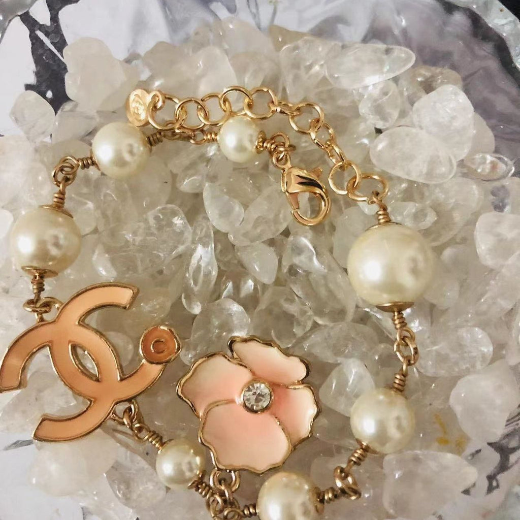 Xiaoxiang classic vintage brass bracelet product image 42, provided for visual reference and product detail review