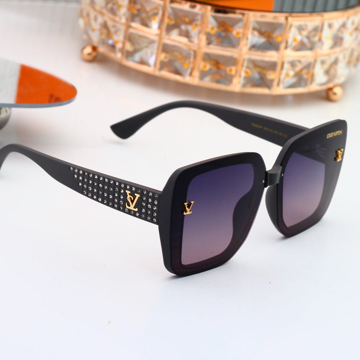 New Stylish Sunglasses-46 product image 6, provided for visual reference and product detail review