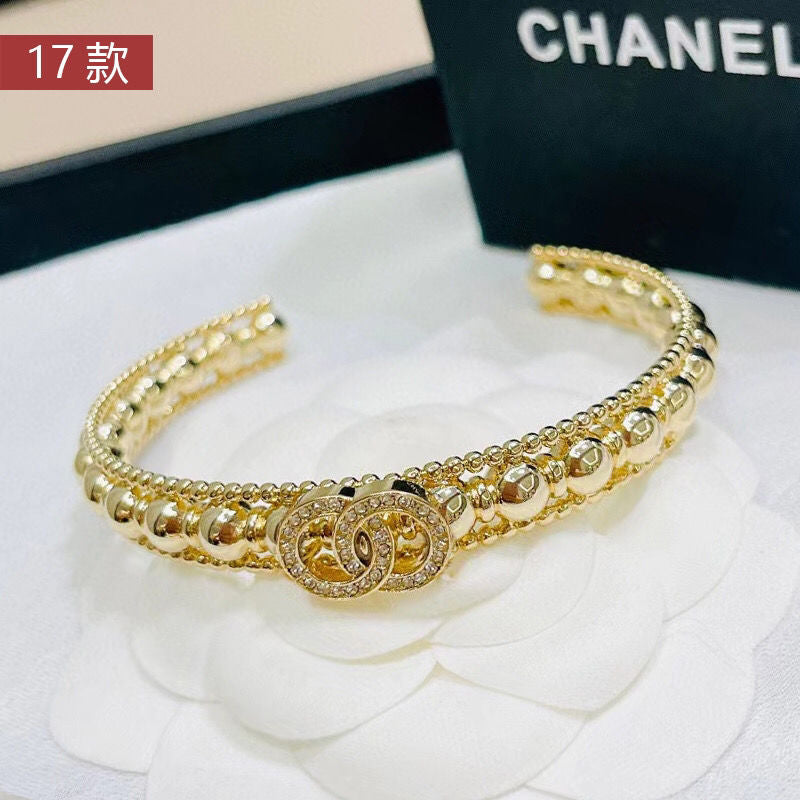 New diamond inlaid bracelet in 2022 product image 23, provided for visual reference and product detail review