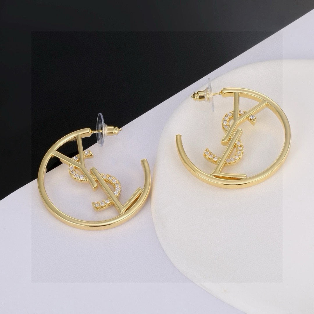 High-Quality Stud Earrings-52 product image 5, provided for visual reference and product detail review