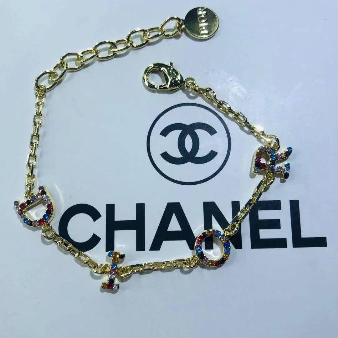(Xiaoxiang Bracelet) Xiaoxiang Classic Vintage Bracelet product image 16, provided for visual reference and product detail