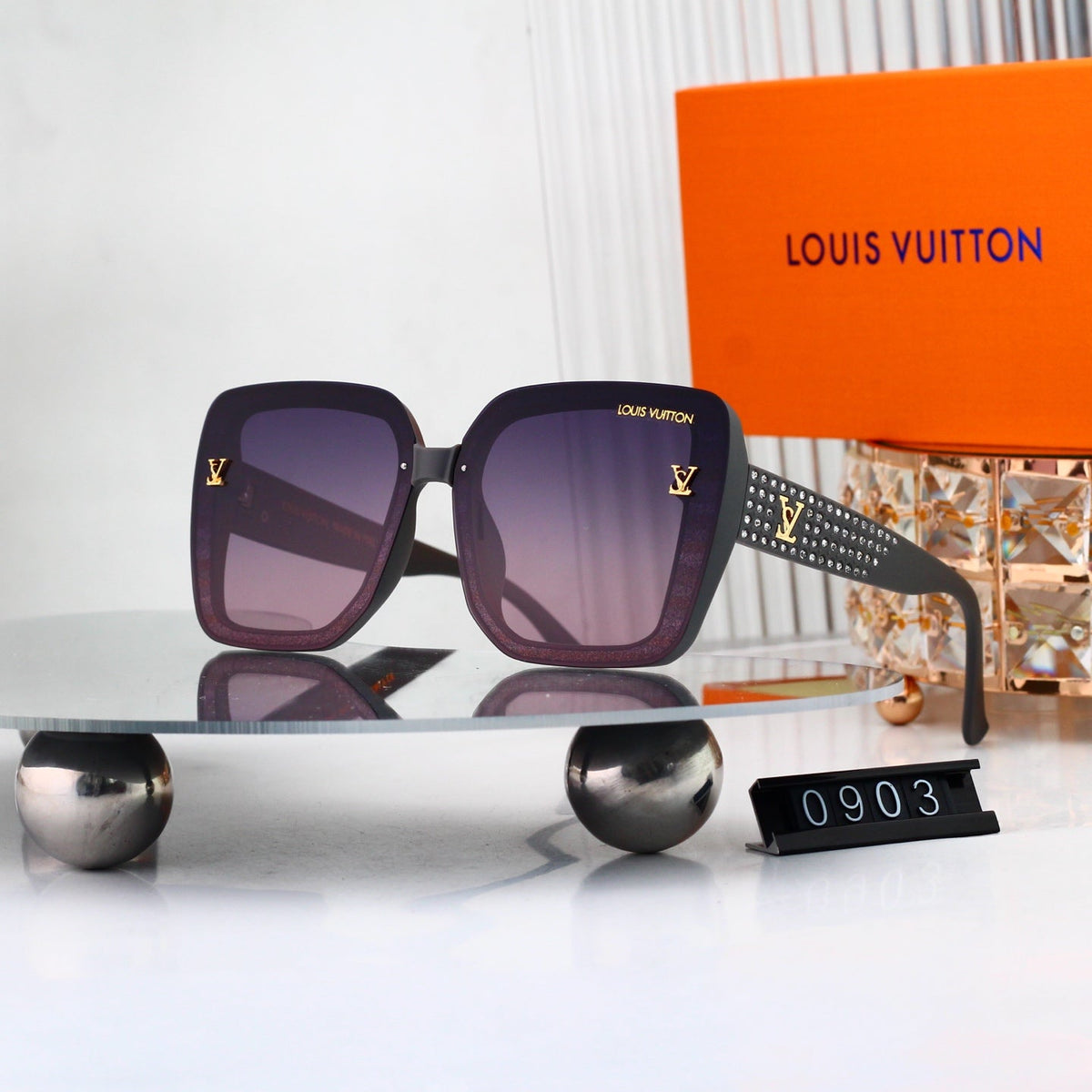 New Stylish Sunglasses-46 product image 4, provided for visual reference and product detail review