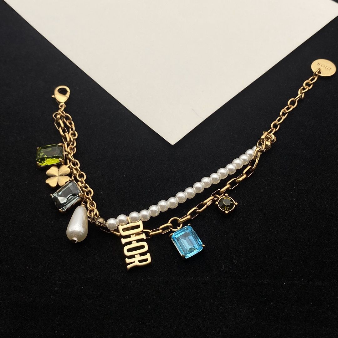 (Xiaoxiang Bracelet) Xiaoxiang Classic Vintage Bracelet product image 8, provided for visual reference and product detail