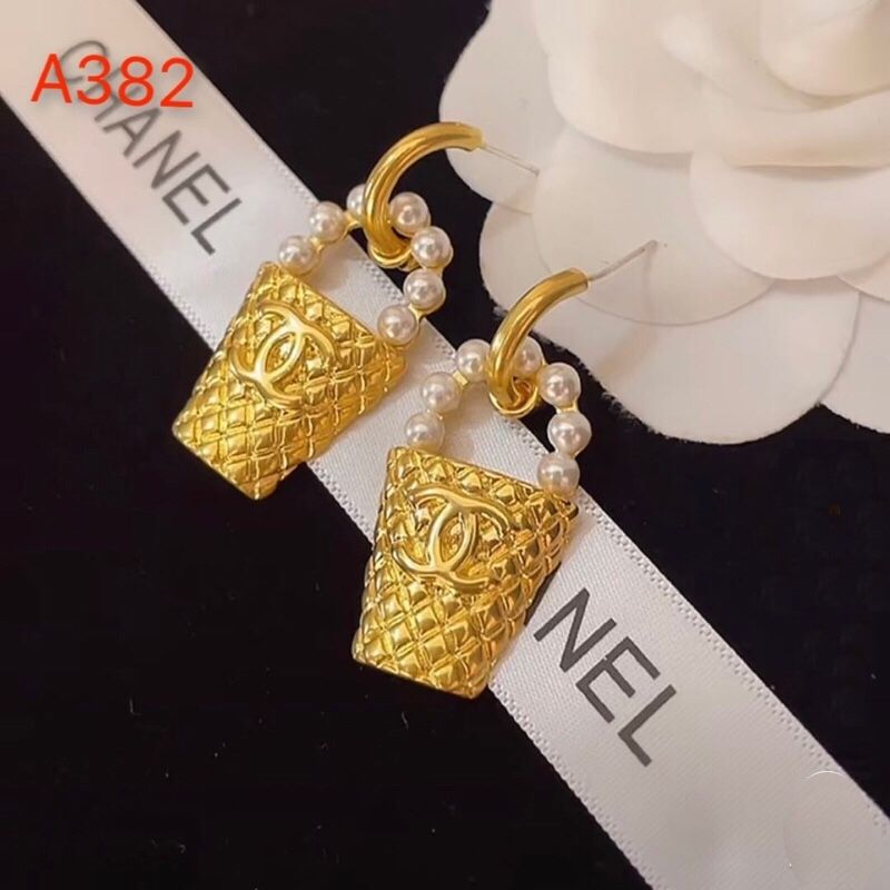 Lattice bag earrings product image 2, provided for visual reference and product detail review