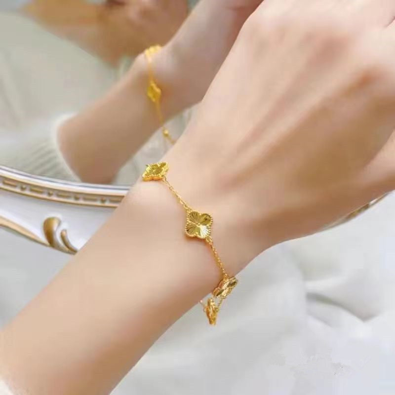 2023 New Flower Decorative Bracelet product image 3, provided for visual reference and product detail review