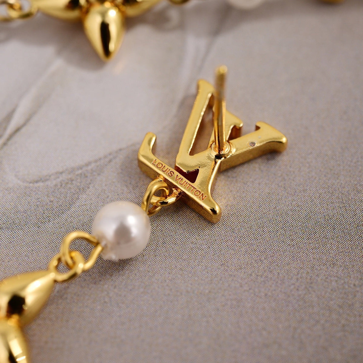 High-Quality, Stylish Stud Earrings product image 2, provided for visual reference and product detail review