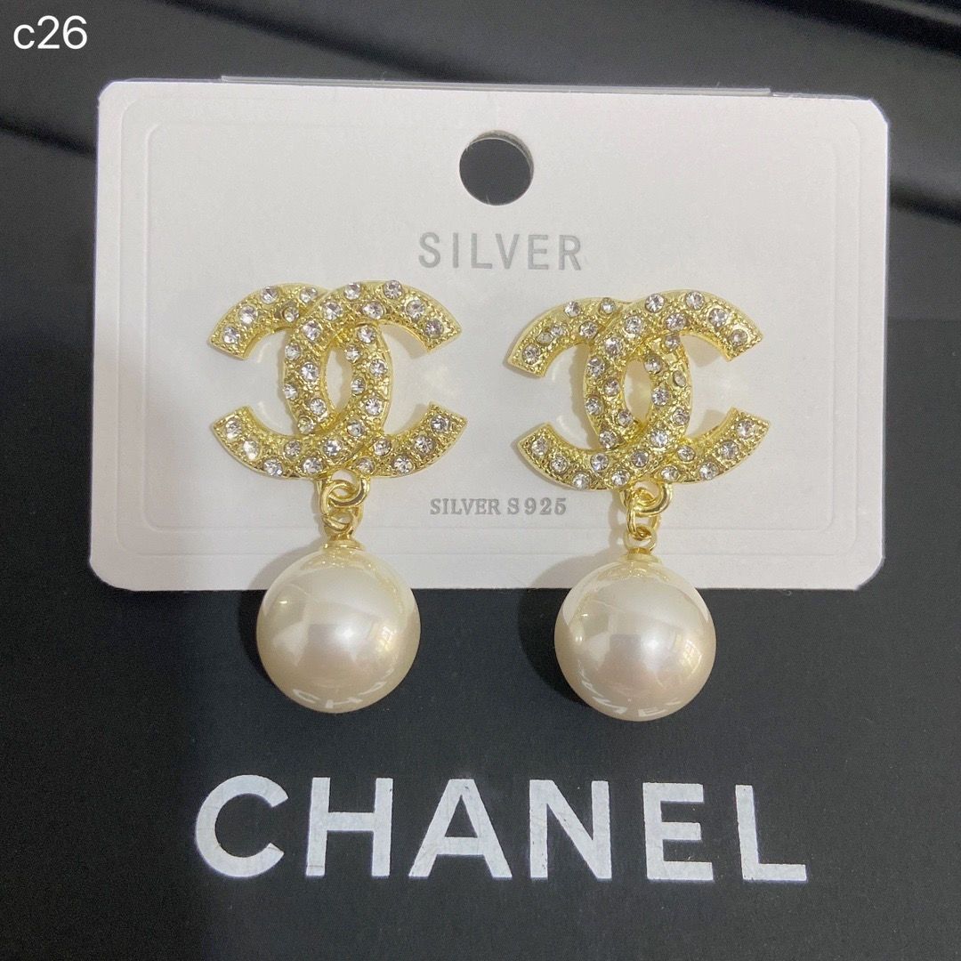 22 years old new diamond-set stud earrings product image 6, provided for visual reference and product detail review