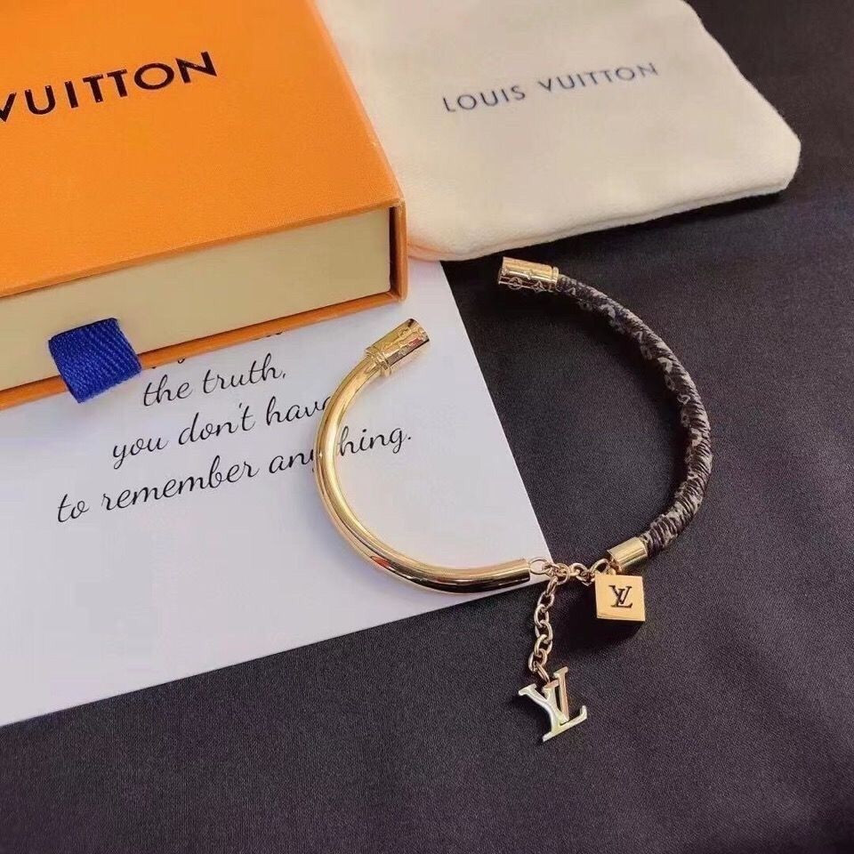 New Classic Old Flower V-shaped Leather Rope Bracelet product image 5, provided for visual reference and product detail