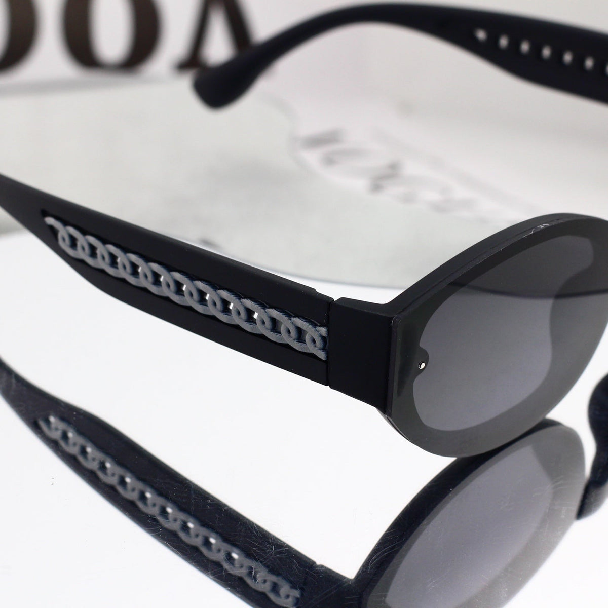 New Stylish Sunglasses-66 product image 8, provided for visual reference and product detail review