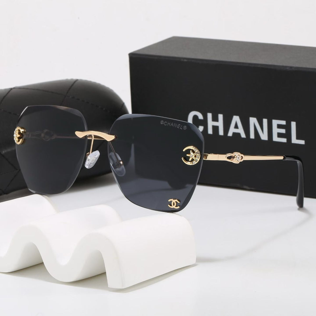 New Stylish Sunglasses-53 product image 1, provided for visual reference and product detail review