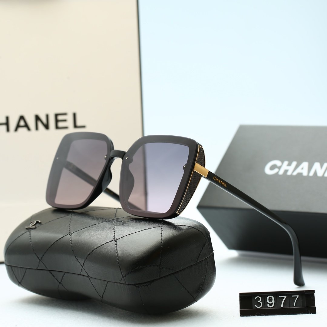 Unisex 5 Colors Beach Polarized Sunglasses product image 3, provided for visual reference and product detail review