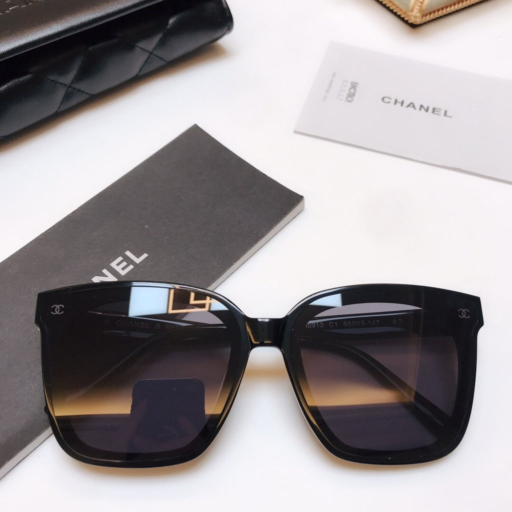 6Colors Large Square Frame Sunglasses product image 2, provided for visual reference and product detail review