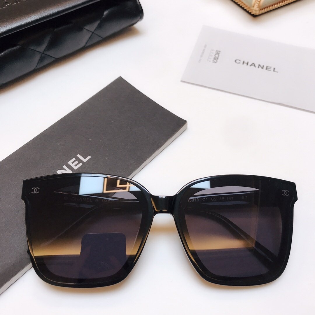 6Colors Large Square Frame Sunglasses product image 2, provided for visual reference and product detail review