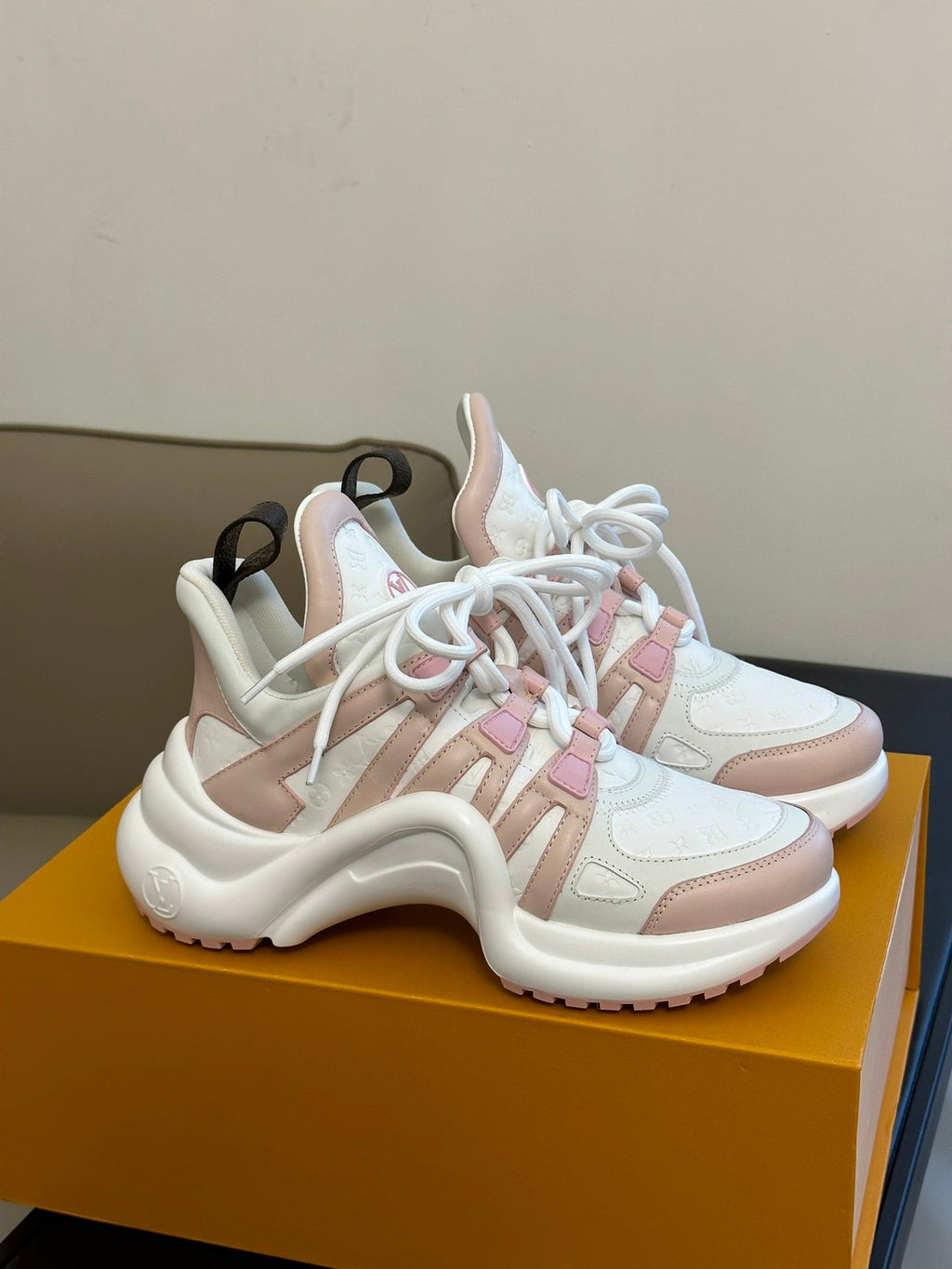 2023 VL Calfskin & Tech Mesh Shoes -S38 product image 11, provided for visual reference and product detail review