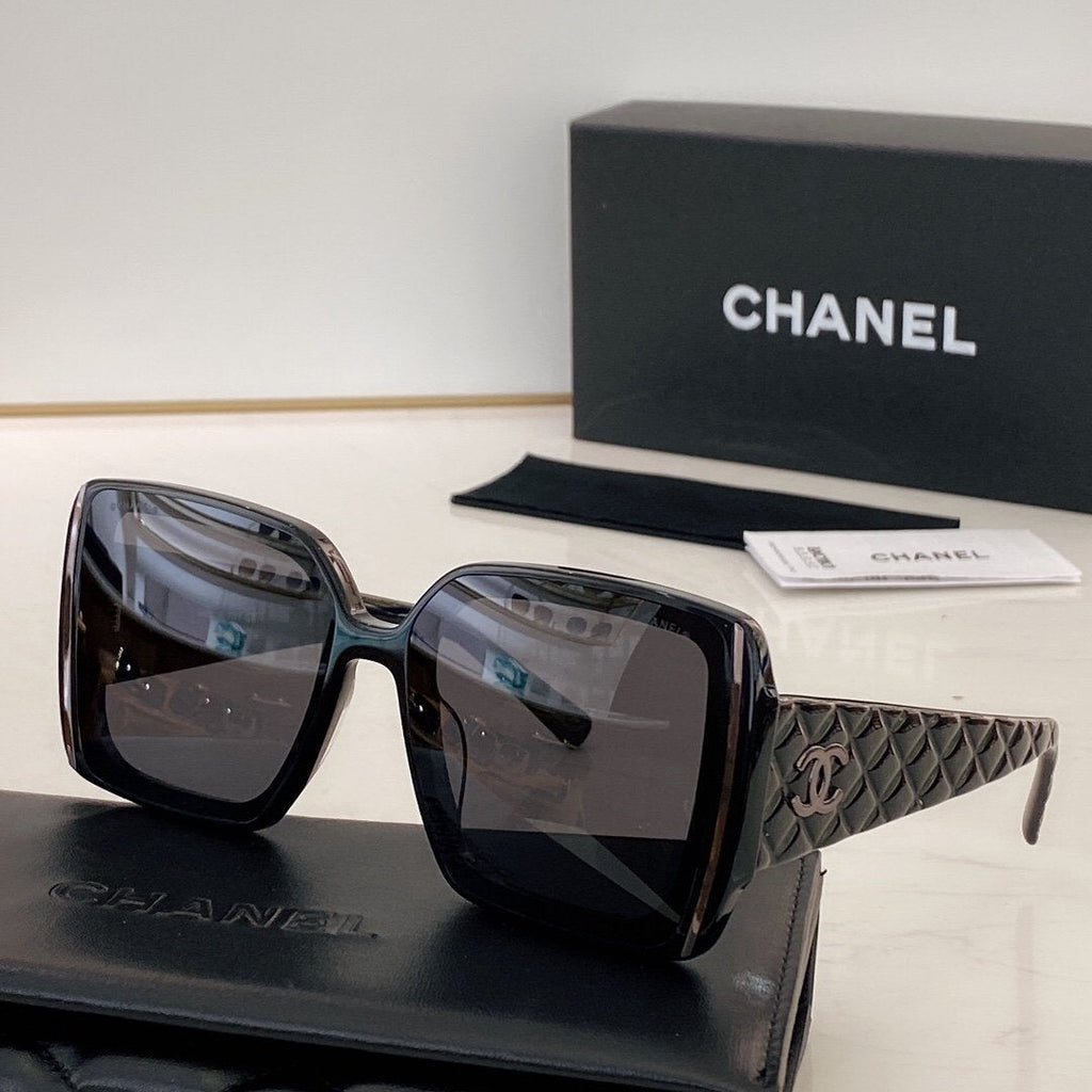 7 Colors Big Metal Square Frame Sunglasses product image 6, provided for visual reference and product detail review