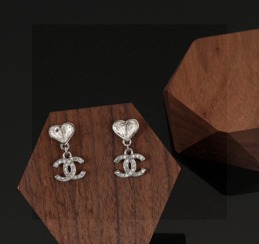 High-Quality Stud Earrings-102 product image 3, provided for visual reference and product detail review