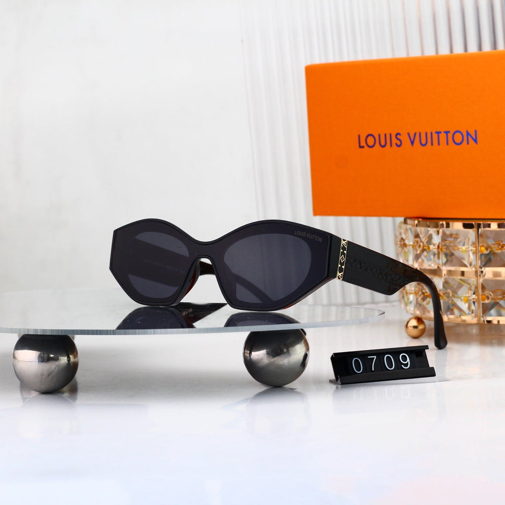 New Stylish Sunglasses-40 product image 7, provided for visual reference and product detail review