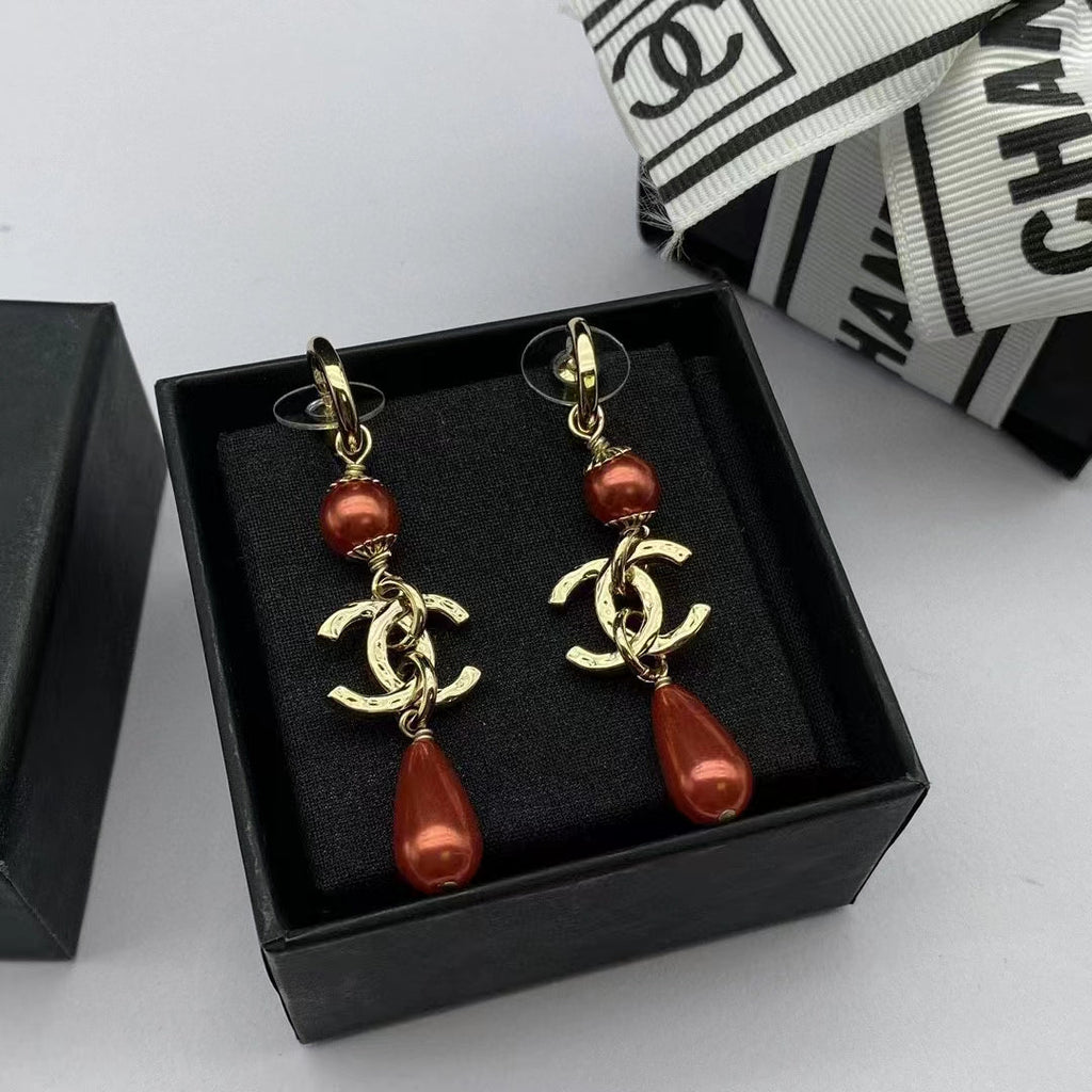 Small fragrant diamond pearl earrings product image 1, provided for visual reference and product detail review