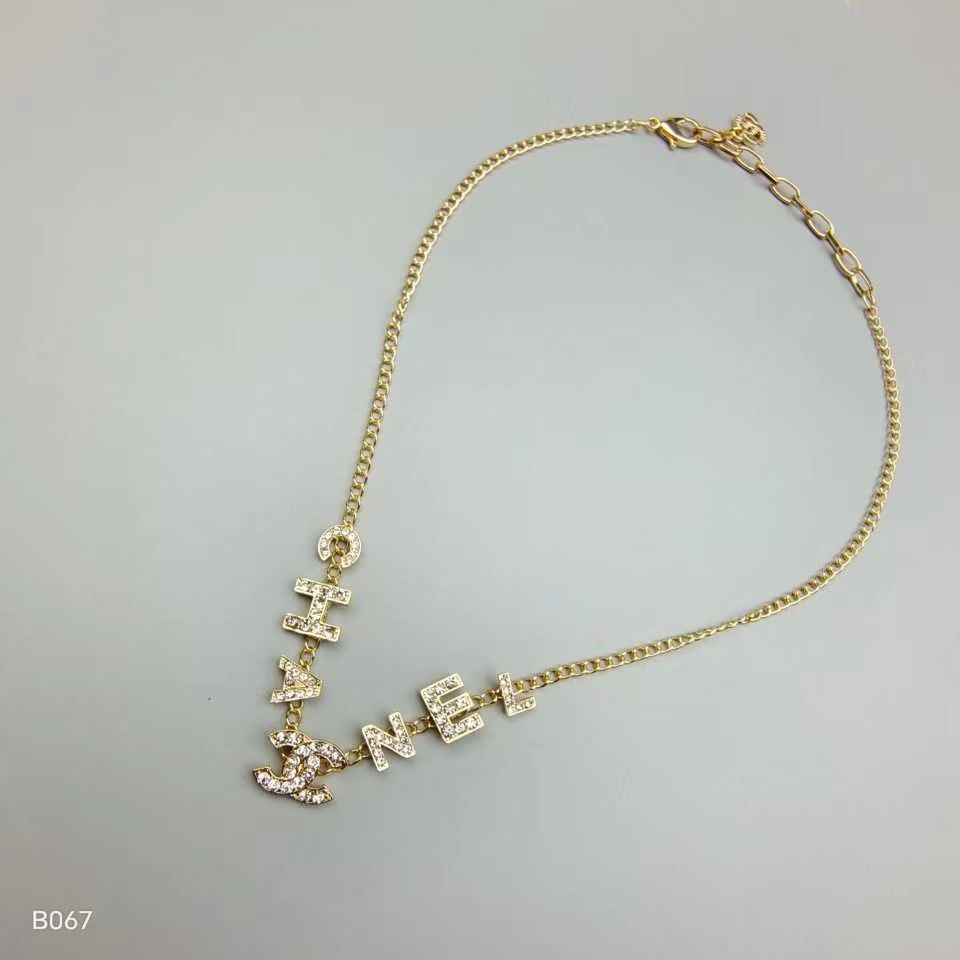 2023 New Fashion Glitter Necklace product image 5, provided for visual reference and product detail review