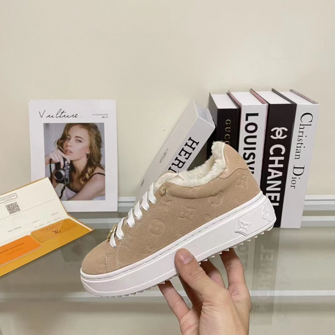 2023 VL lamb hair sneakers product image 5, provided for visual reference and product detail review