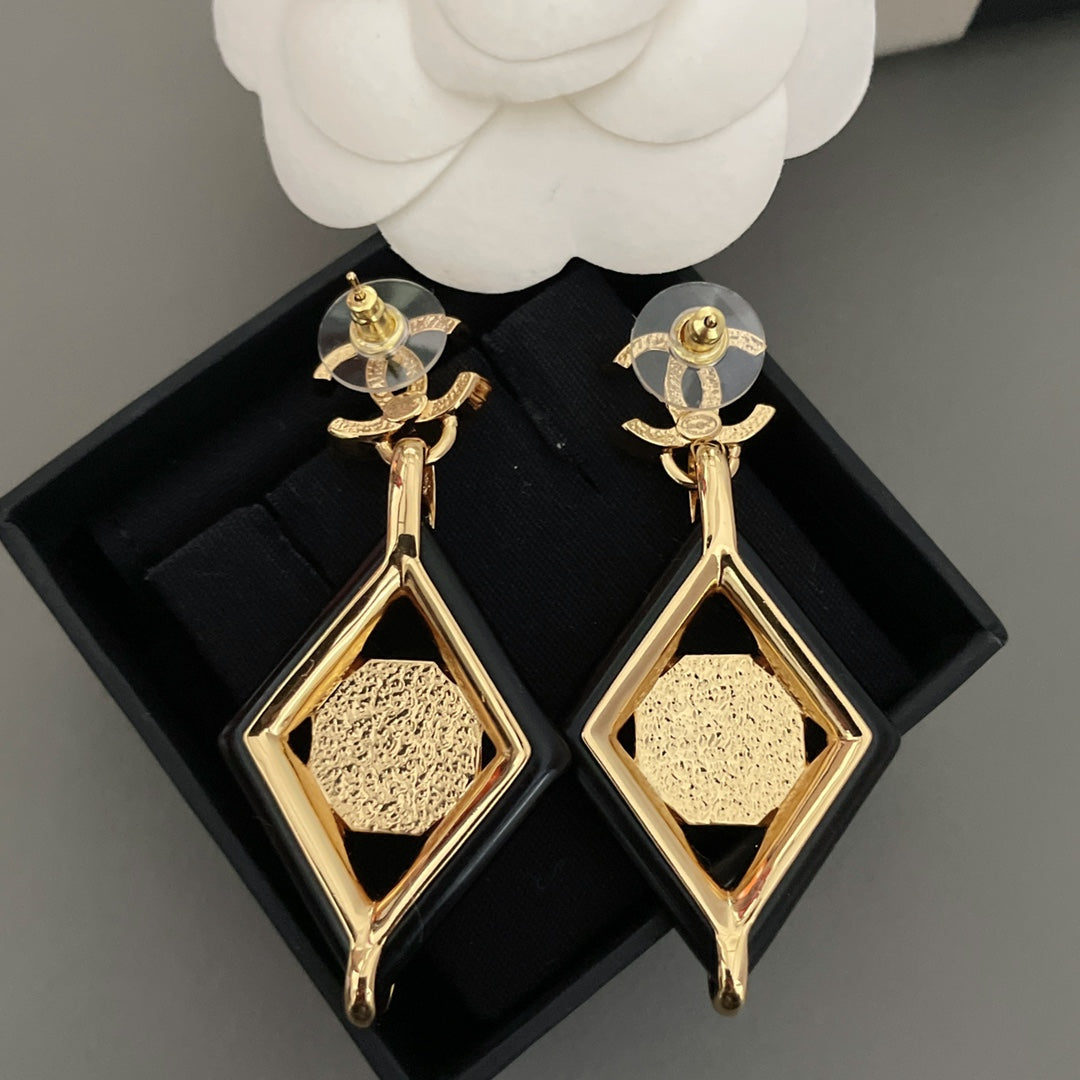 High-Quality Stud Earrings-96 product image 5, provided for visual reference and product detail review