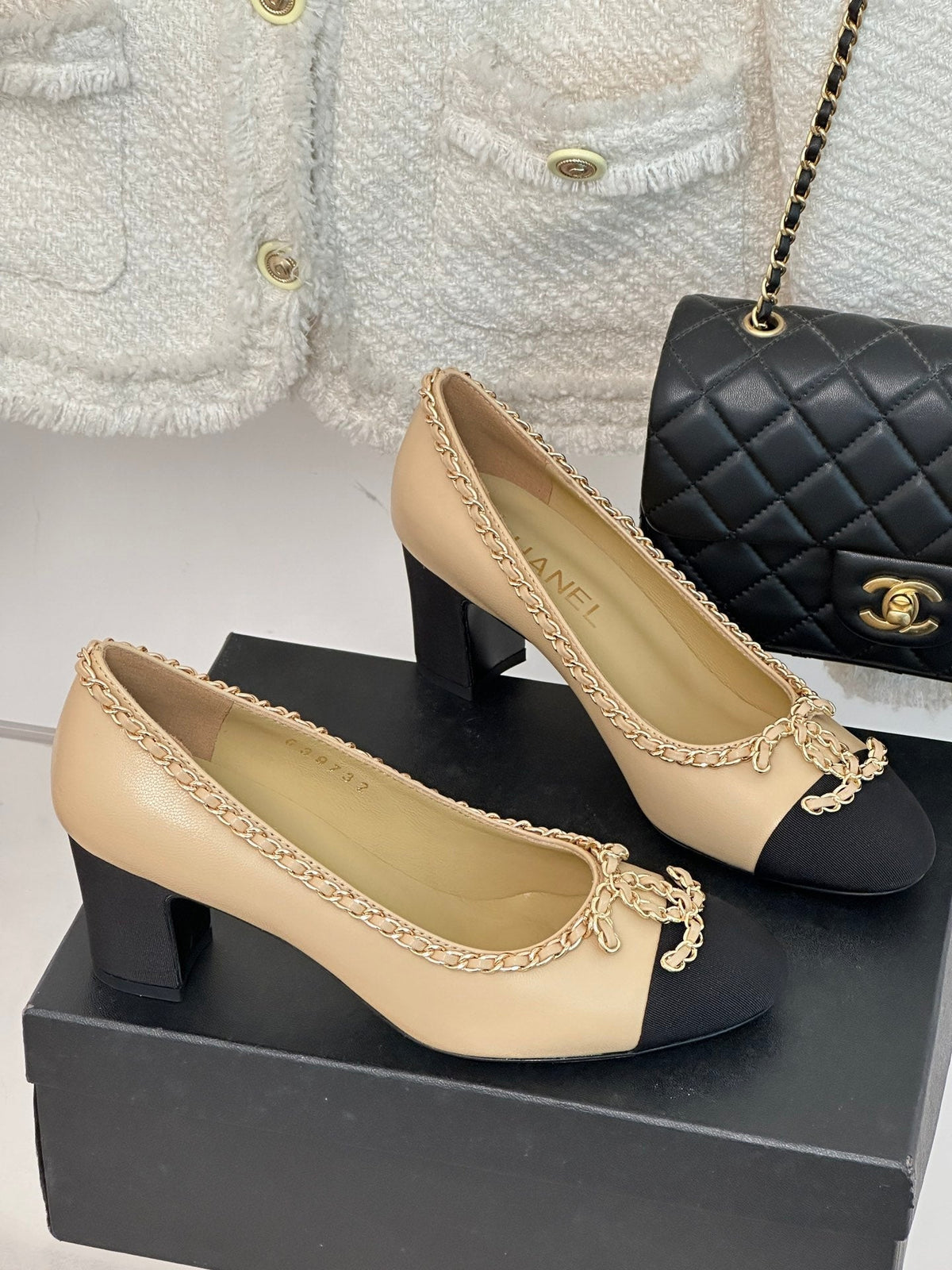 2023 CC Chain Double C Chunky Heel Shoes -S44 product image 8, provided for visual reference and product detail review