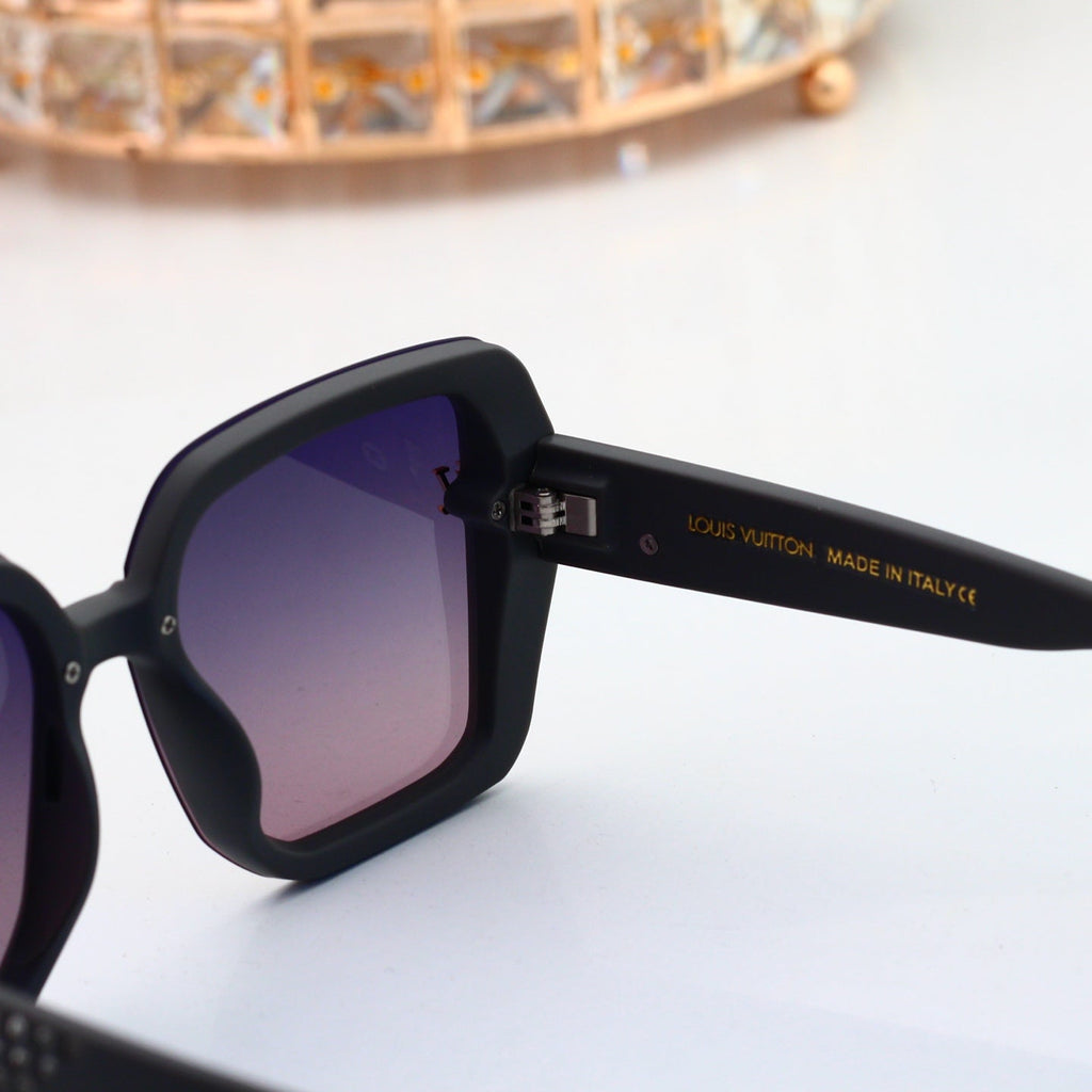 New Stylish Sunglasses-46 product image 9, provided for visual reference and product detail review