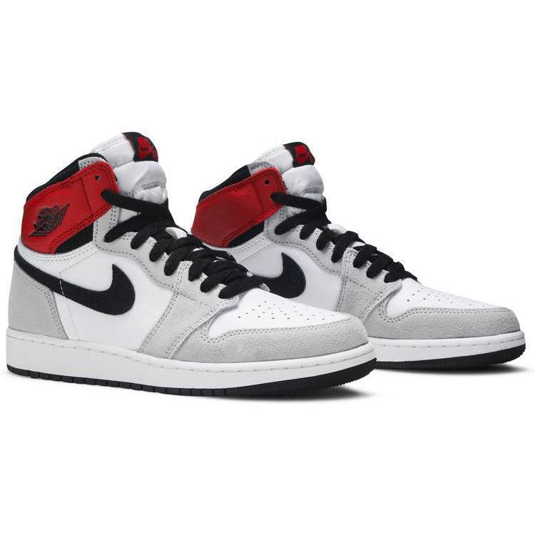 Nike Air Jordan 1 Retro High OG GS 'Light Smoke Grey' product image 5, provided for visual reference and product detail