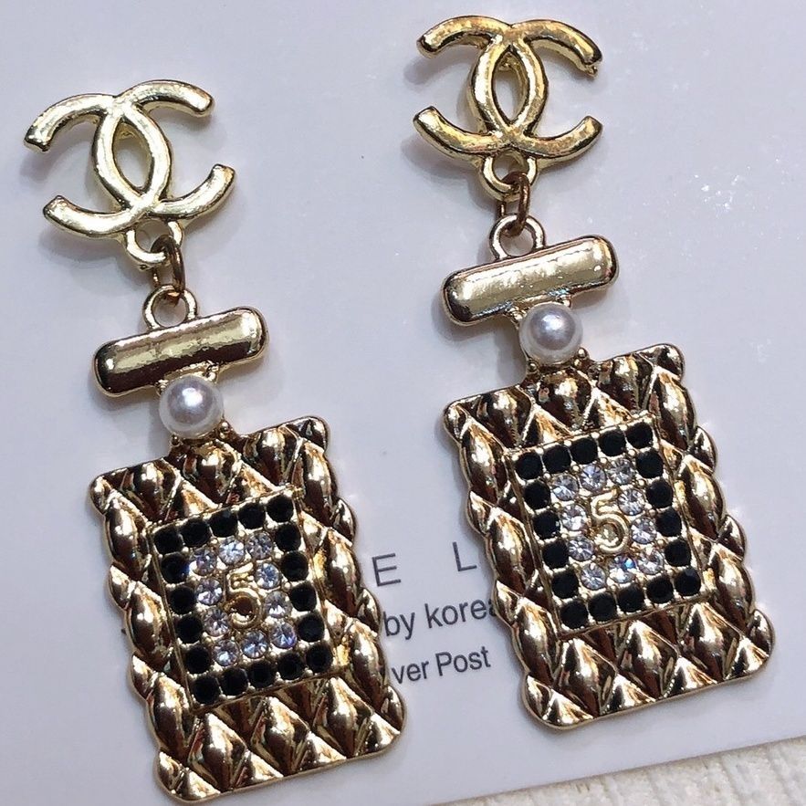 Lattice bag earrings product image 5, provided for visual reference and product detail review