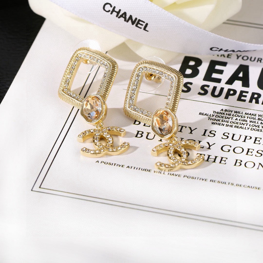 High-Quality Stud Earrings-146 product image 3, provided for visual reference and product detail review