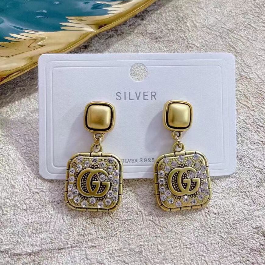 Small fragrant diamond pearl earrings product image 15, provided for visual reference and product detail review