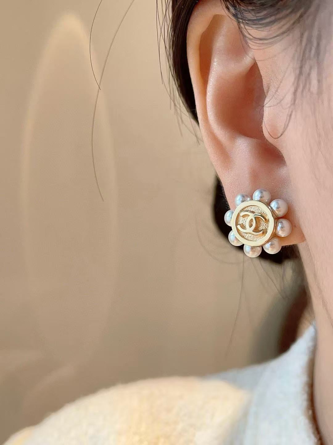 High-Quality Stud Earrings-98 product image 5, provided for visual reference and product detail review