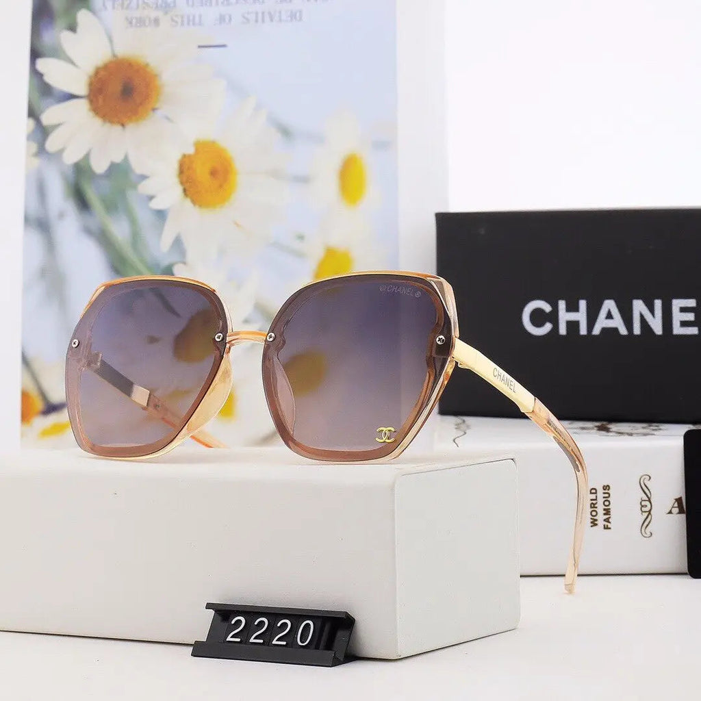 5 Colors Letter Sunglasses product image 4, provided for visual reference and product detail review