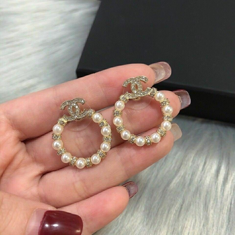 Diamond-set pearl ring stud earrings product image 5, provided for visual reference and product detail review