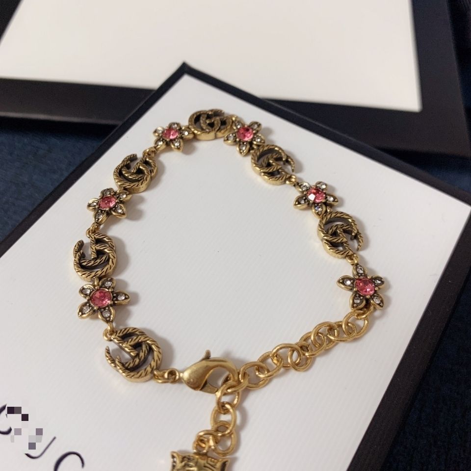 Retro British Style Bracelet product image 2, provided for visual reference and product detail review