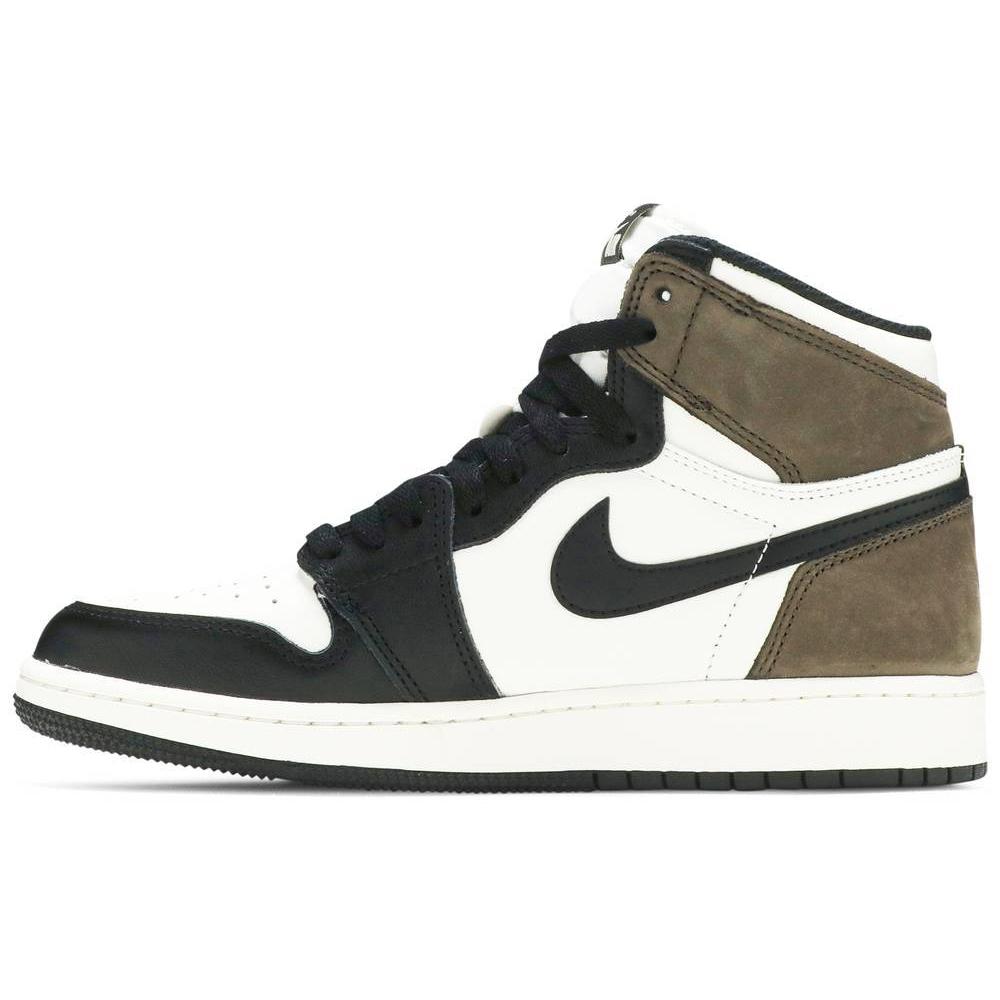 Nike Air Jordan 1 Retro High OG GS 'Dark Mocha' product image 2, provided for visual reference and product detail review