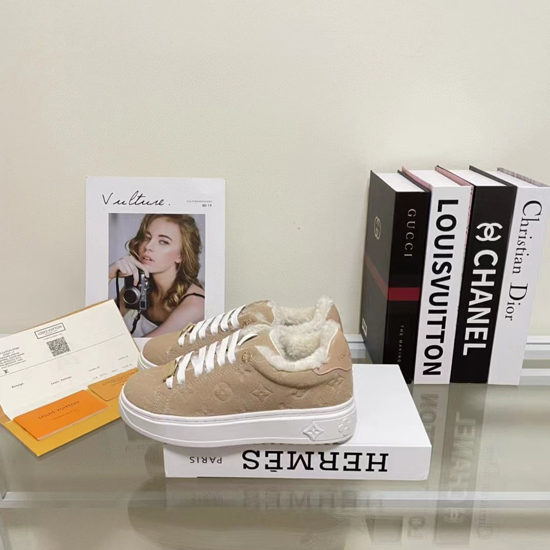 2023 VL lamb hair sneakers product image 1, provided for visual reference and product detail review
