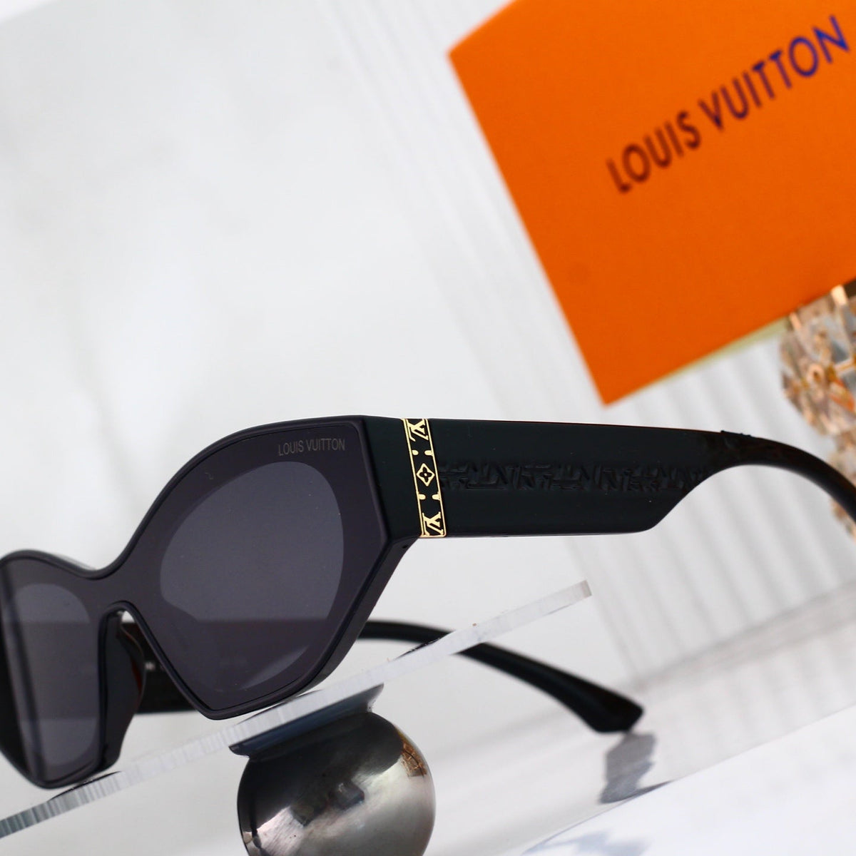 New Stylish Sunglasses-40 product image 8, provided for visual reference and product detail review