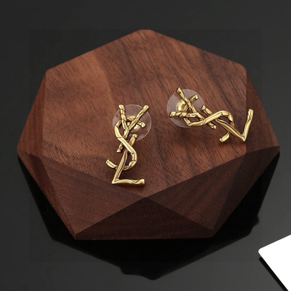 High-Quality Stud Earrings-40 product image 5, provided for visual reference and product detail review